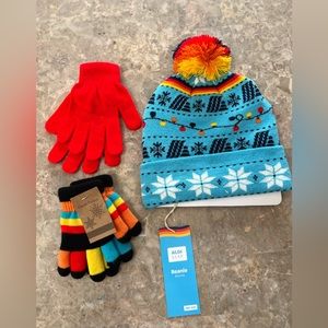 Toddlers/little kidsBeanie (Aldi) & set of 2 pair gloves multicolor red, NEW